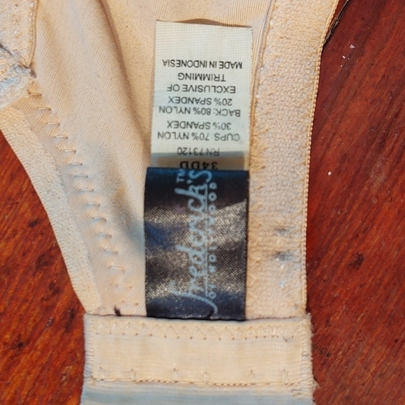 Vintage Frederick's of Hollywood Nude Embroidered Bra with Bow Accents Sz 34DD - Picture 9 of 10